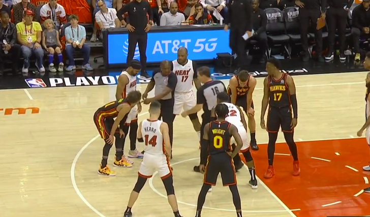  特雷杨超远三分绝杀老鹰险胜热火